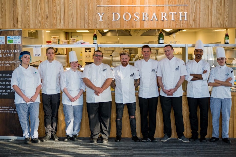 Top Welsh Chefs Support Young Chefs in The Classroom (Y Dosbarth) at Cardiff & Vale College